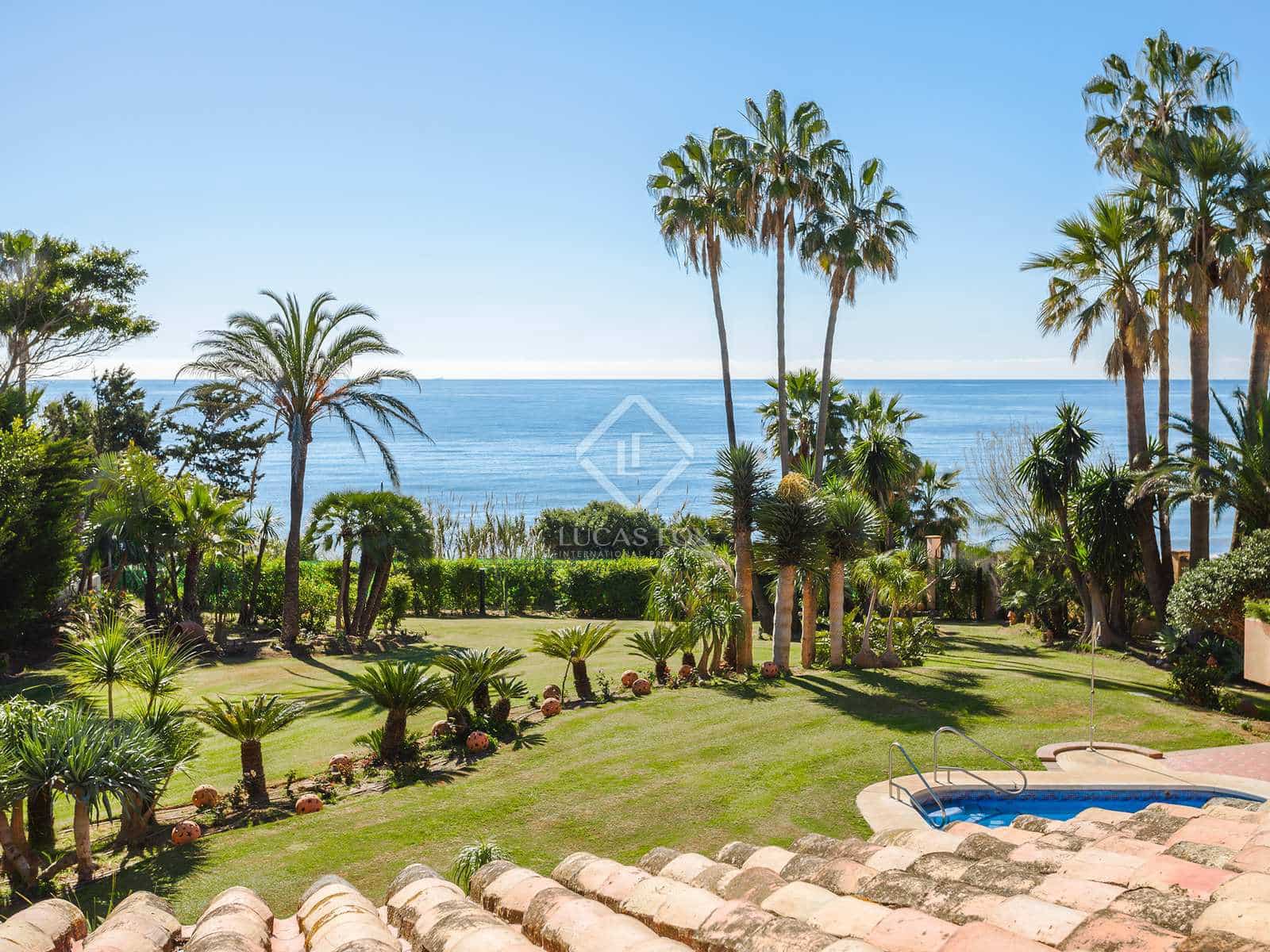 8 bedroom Villa for sale in Estepona with pool garage - € 8,400,000 (Ref: 8206024)