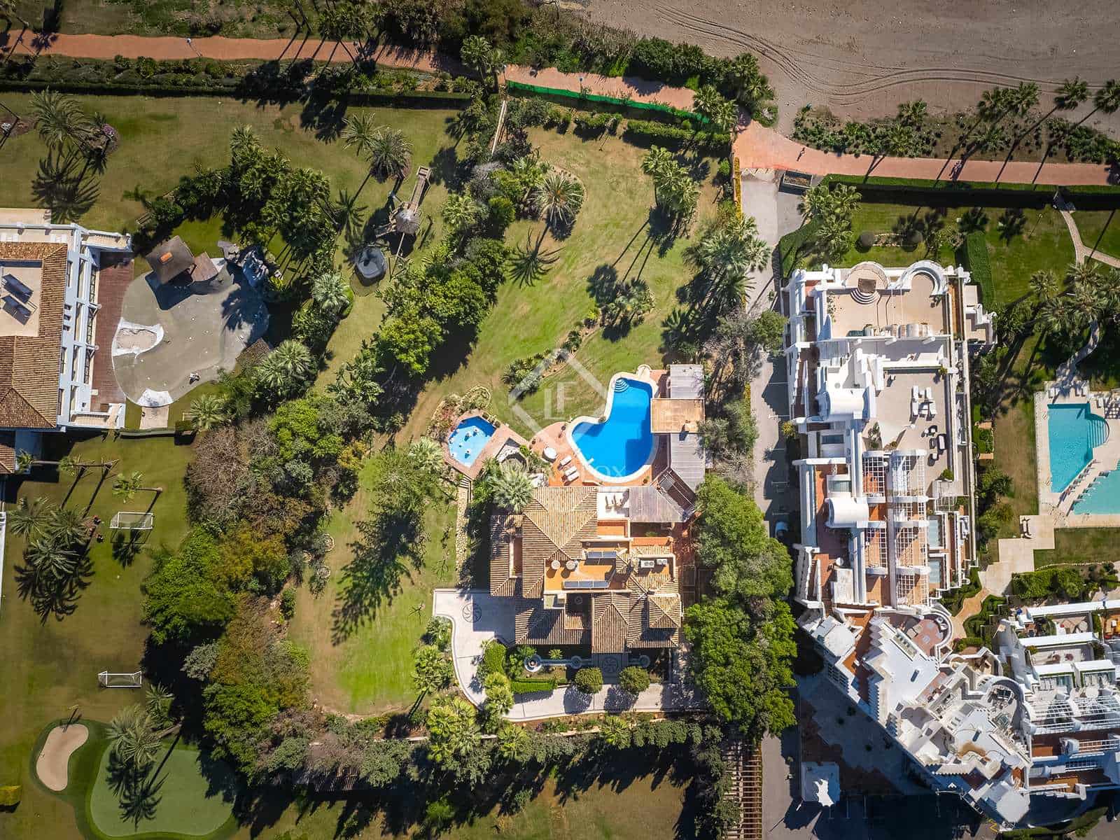 8 bedroom Villa for sale in Estepona with pool garage - € 8,400,000 (Ref: 8206024)