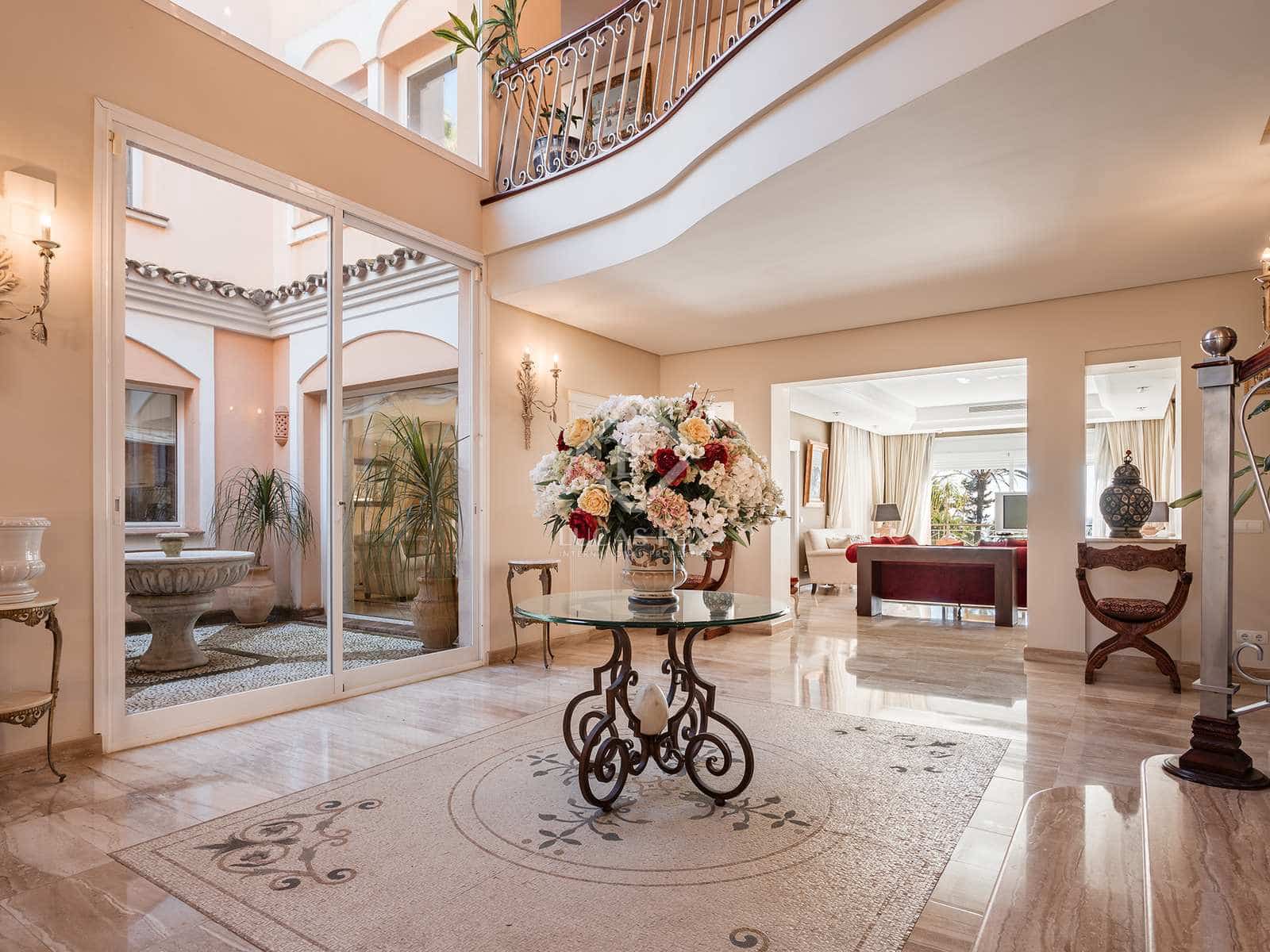 8 bedroom Villa for sale in Estepona with pool garage - € 8,400,000 (Ref: 8206024)