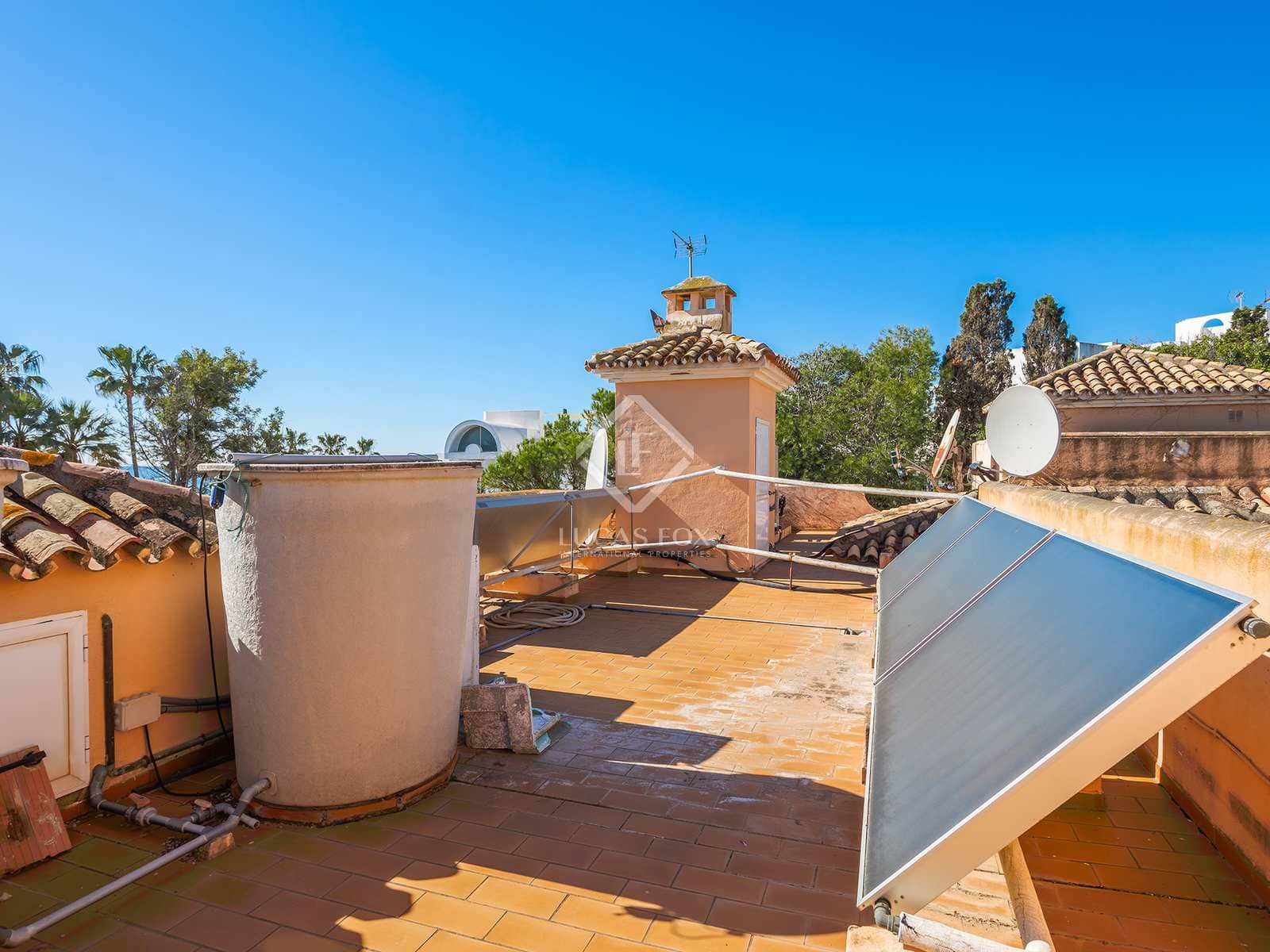 8 bedroom Villa for sale in Estepona with pool garage - € 8,400,000 (Ref: 8206024)