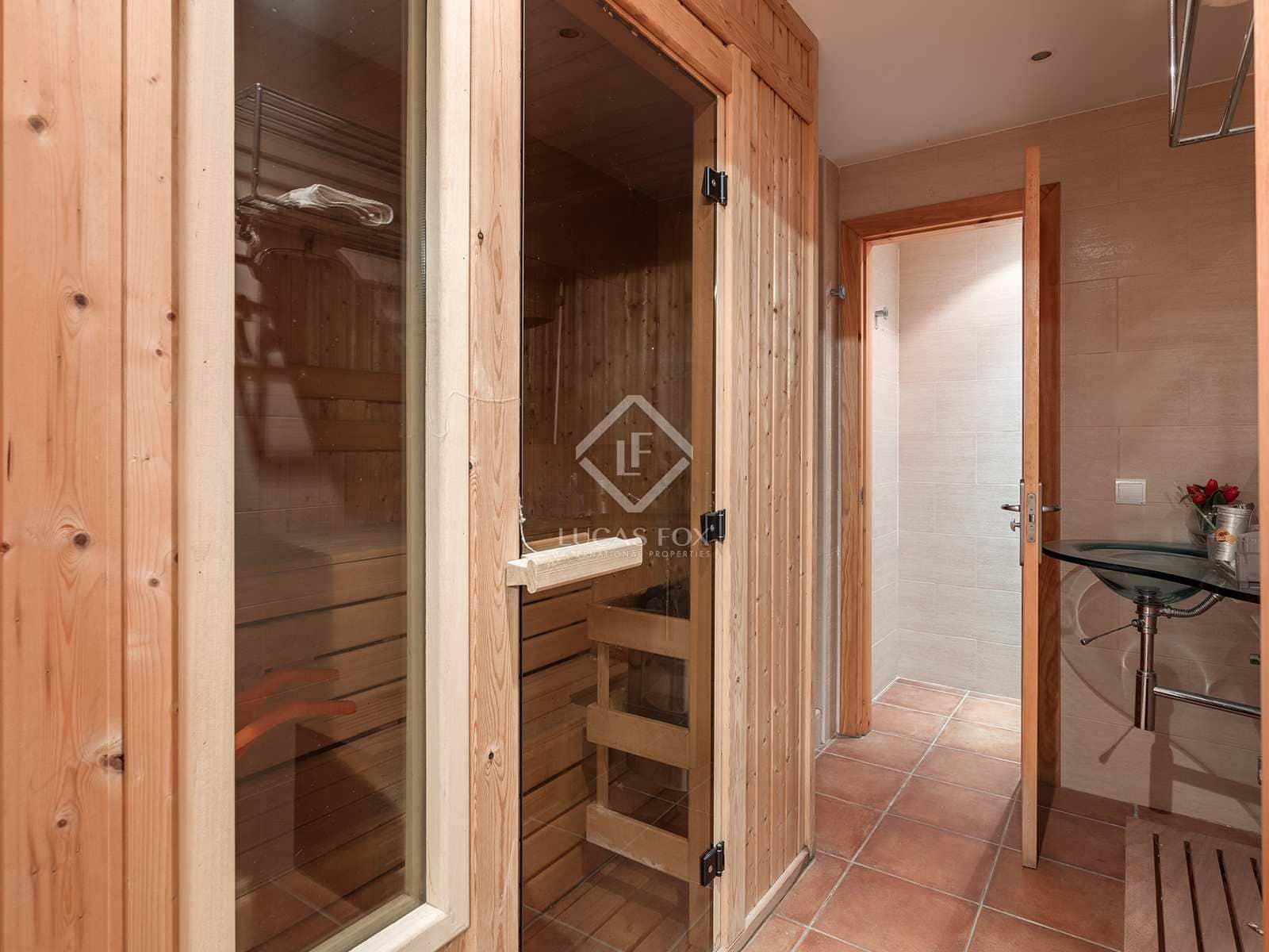 8 bedroom Villa for sale in Estepona with pool garage - € 8,400,000 (Ref: 8206024)