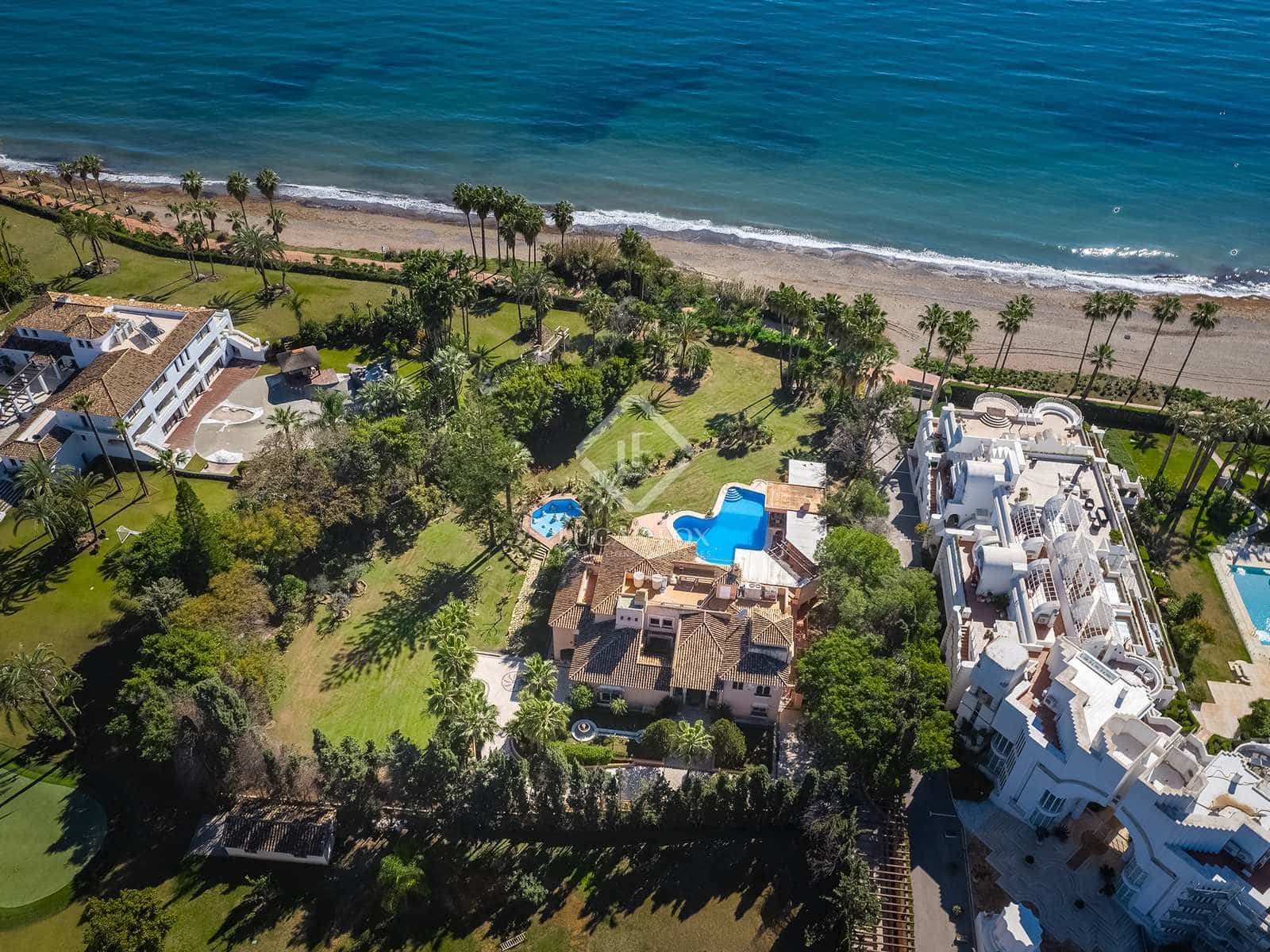 8 bedroom Villa for sale in Estepona with pool garage - € 8,400,000 (Ref: 8206024)