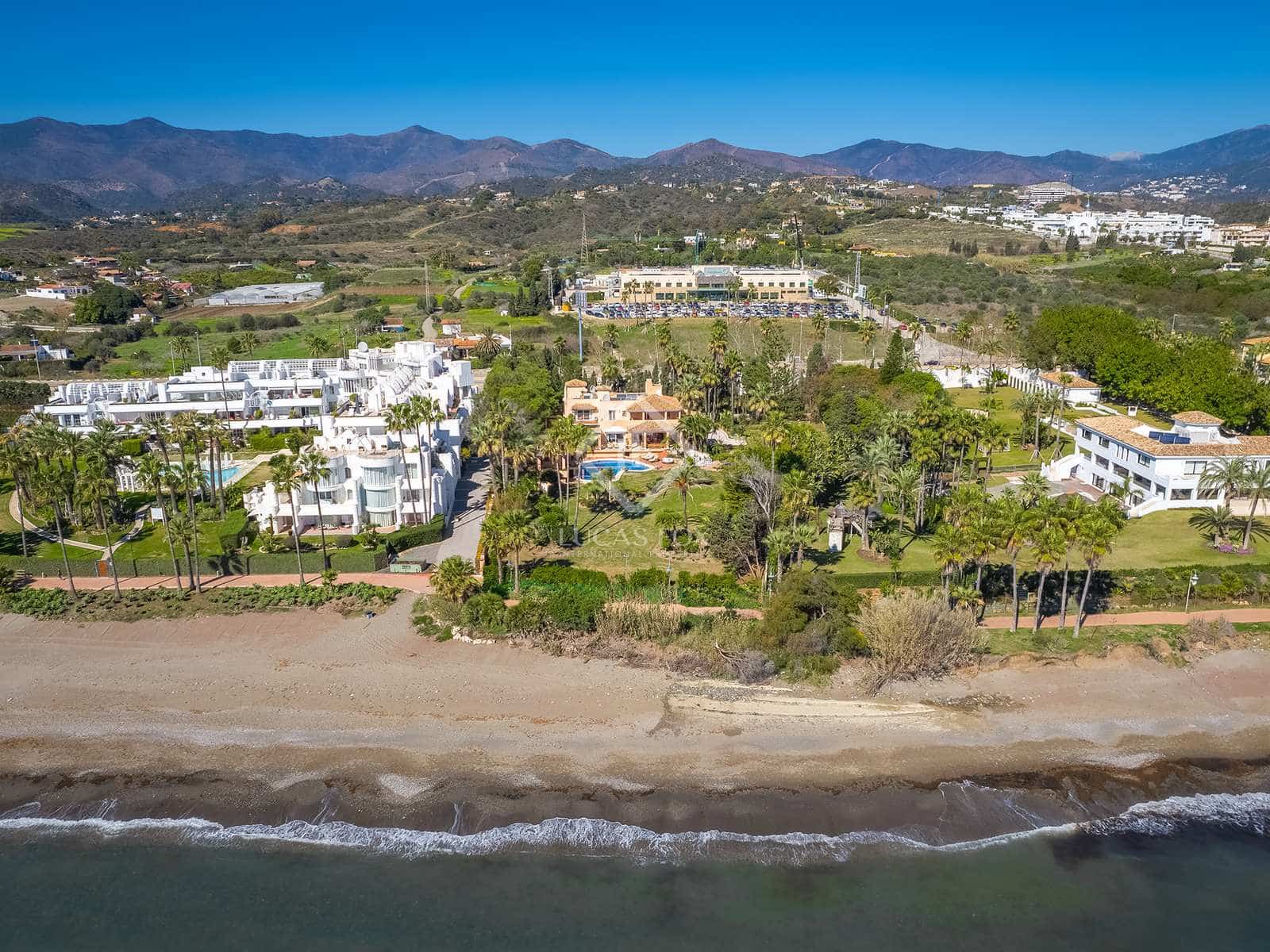 8 bedroom Villa for sale in Estepona with pool garage - € 8,400,000 (Ref: 8206024)