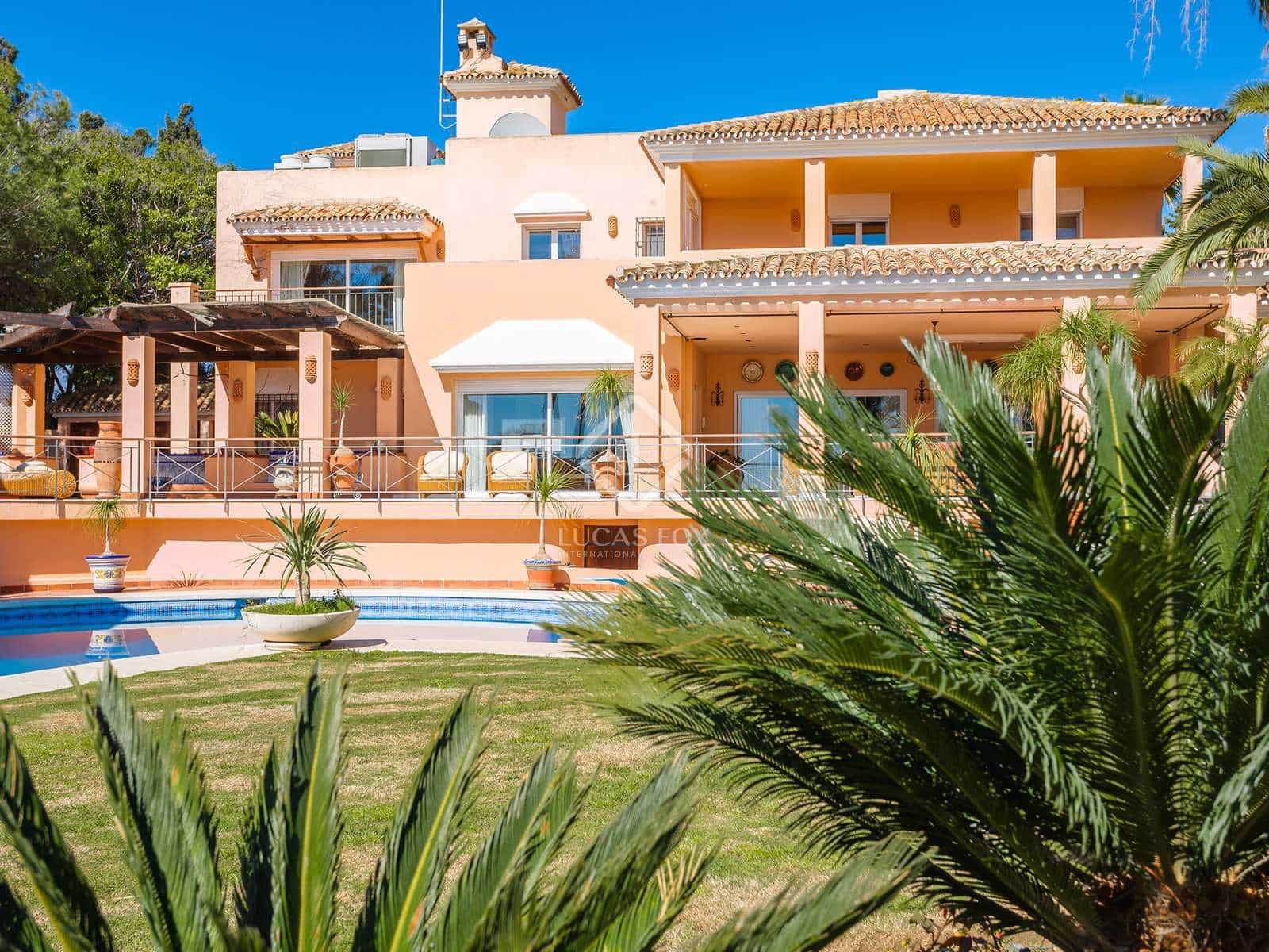 8 bedroom Villa for sale in Estepona with pool garage - € 8,400,000 (Ref: 8206024)