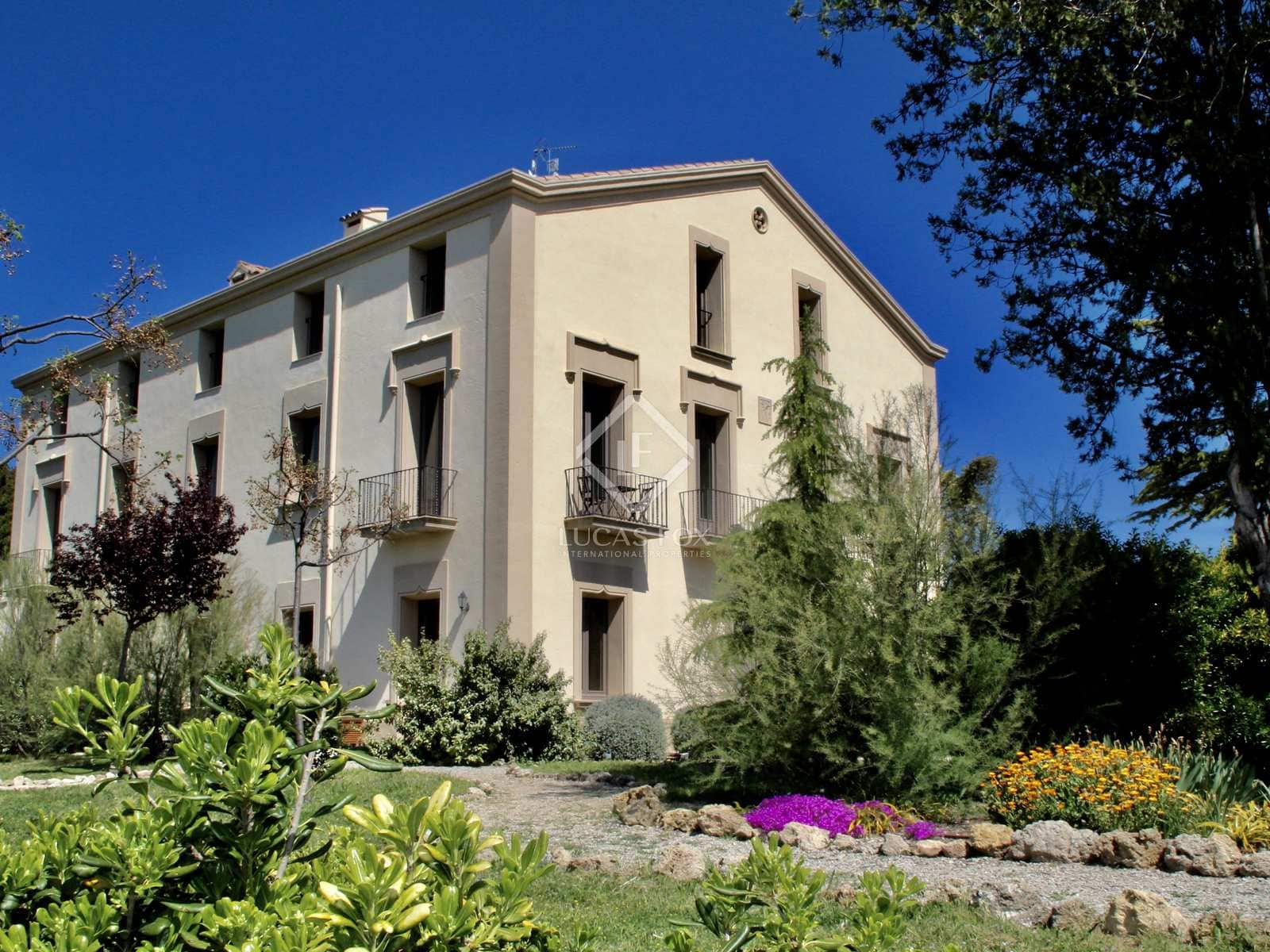 18 soveværelse Finca/Landehus til salg i La Torre de Claramunt med swimmingpool garage - € 2.350.000 (Ref: 8207103)