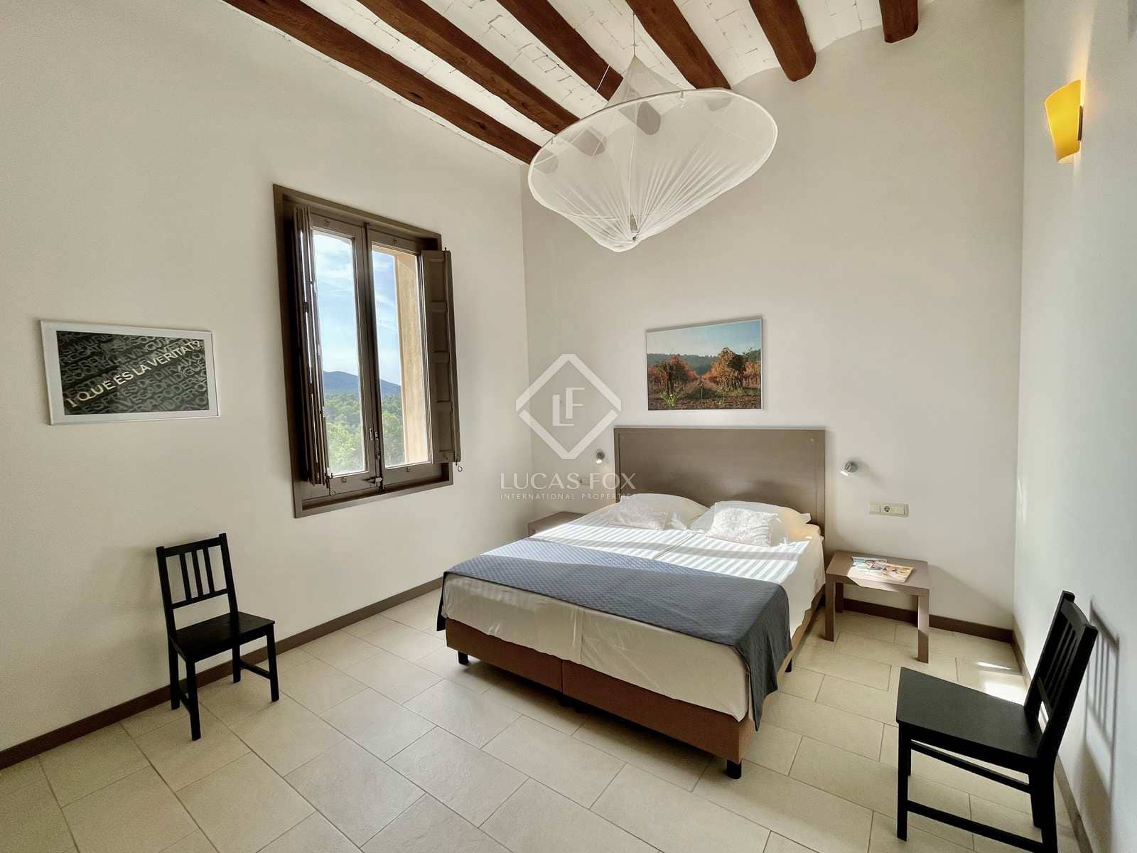 18 soveværelse Finca/Landehus til salg i La Torre de Claramunt med swimmingpool garage - € 2.350.000 (Ref: 8207103)