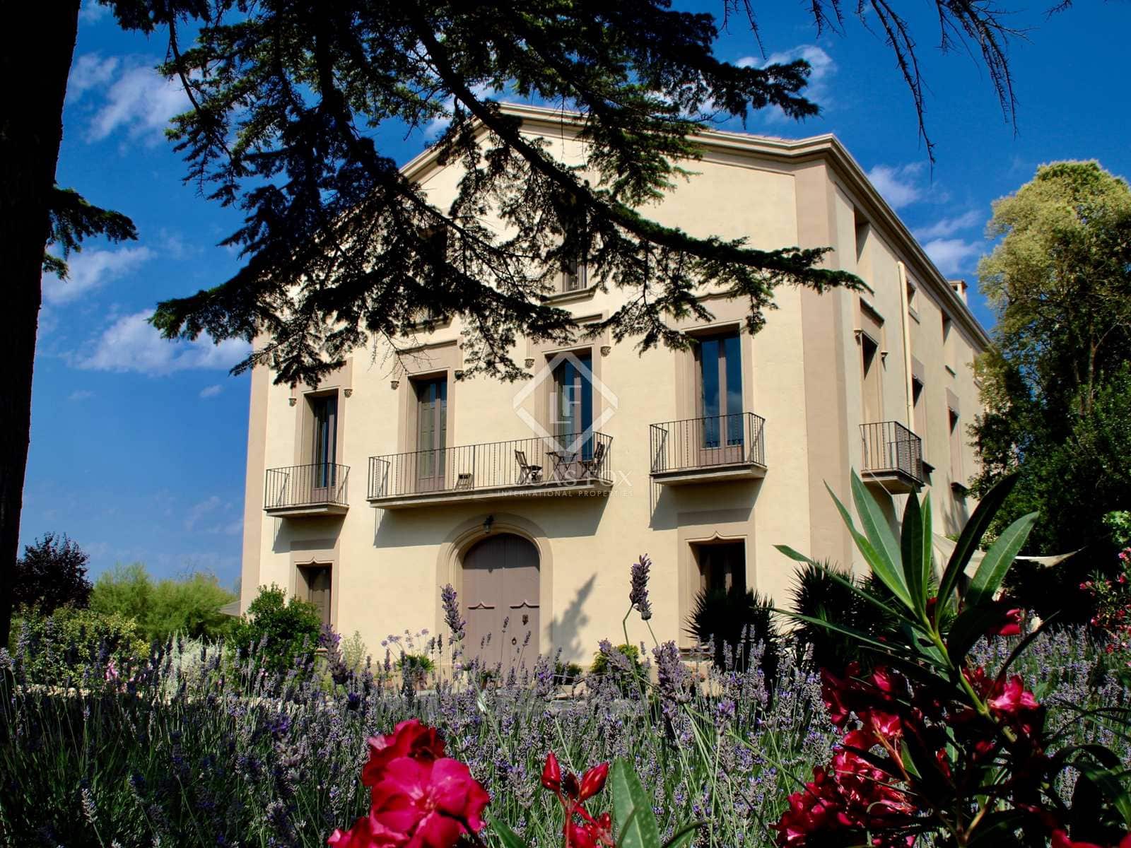 18 soveværelse Finca/Landehus til salg i La Torre de Claramunt med swimmingpool garage - € 2.350.000 (Ref: 8207103)