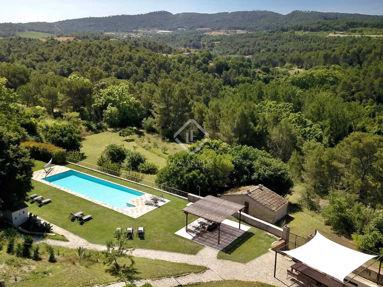 18 soveværelse Finca/Landehus til salg i La Torre de Claramunt med swimmingpool garage - € 2.350.000 (Ref: 8207103)