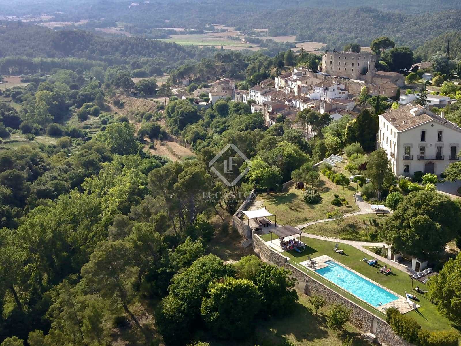 18 soveværelse Finca/Landehus til salg i La Torre de Claramunt med swimmingpool garage - € 2.350.000 (Ref: 8207103)