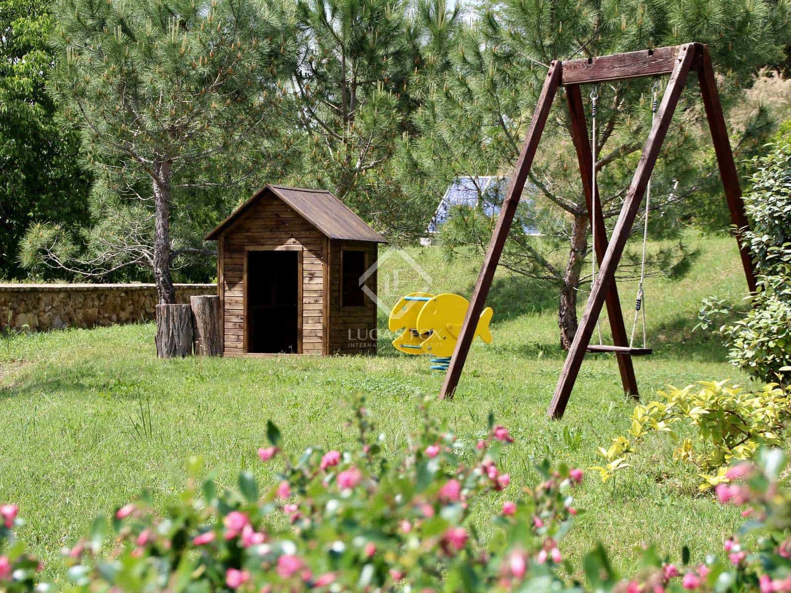 18 soveværelse Finca/Landehus til salg i La Torre de Claramunt med swimmingpool garage - € 2.350.000 (Ref: 8207103)