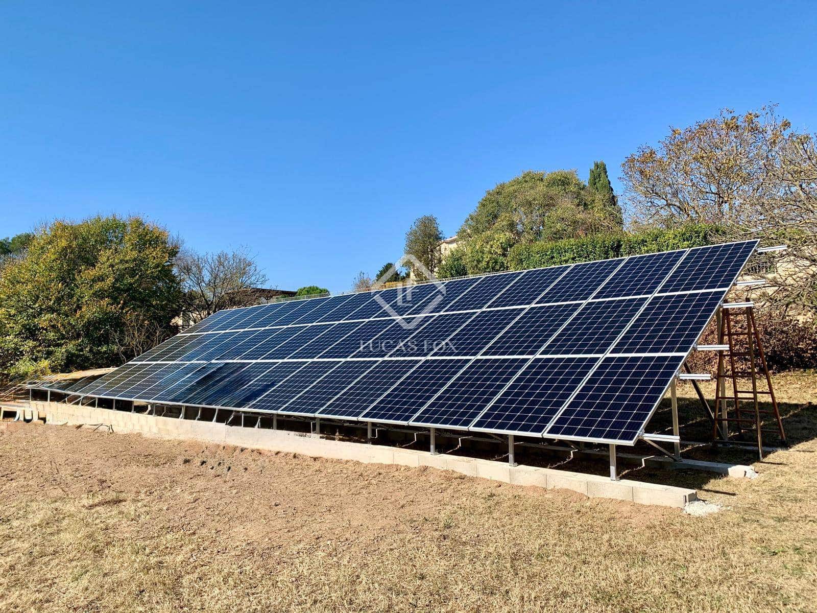 18 soveværelse Finca/Landehus til salg i La Torre de Claramunt med swimmingpool garage - € 2.350.000 (Ref: 8207103)