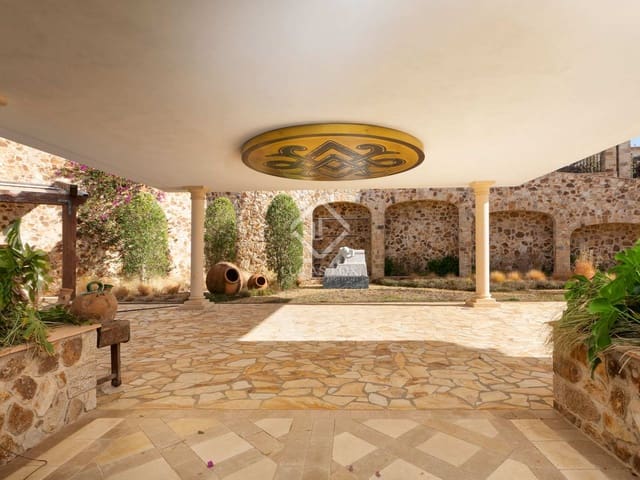 14 bedroom Villa for sale in Platja d'Aro, Castell-Platja d'Aro with pool garage - € 15,000,000 (Ref: 8207104)