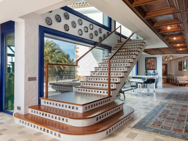 14 bedroom Villa for sale in Platja d'Aro, Castell-Platja d'Aro with pool garage - € 15,000,000 (Ref: 8207104)