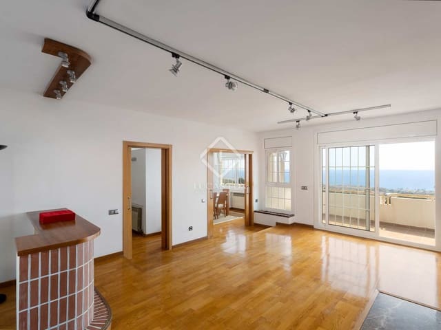 5 Zimmer Villa zu verkaufen in Premià de Dalt mit Pool Garage - 990.000 € (Ref: 8210295)