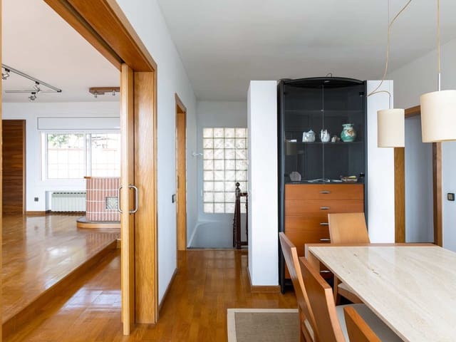 5 Zimmer Villa zu verkaufen in Premià de Dalt mit Pool Garage - 990.000 € (Ref: 8210295)