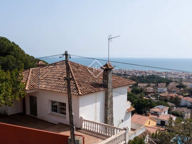 5 Zimmer Villa zu verkaufen in Premià de Dalt mit Pool Garage - 990.000 € (Ref: 8210295)