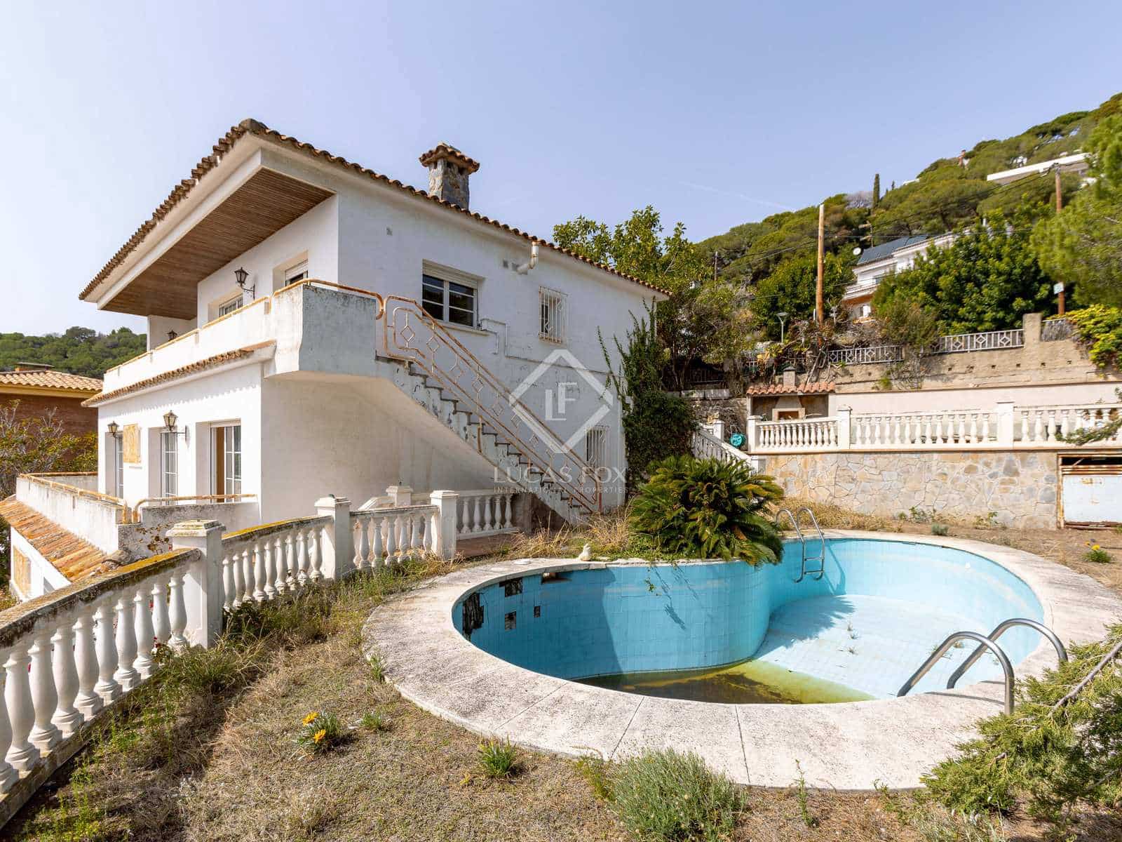 5 soveværelse Villa til salg i Premia de Dalt med swimmingpool garage - € 990.000 (Ref: 8210295)