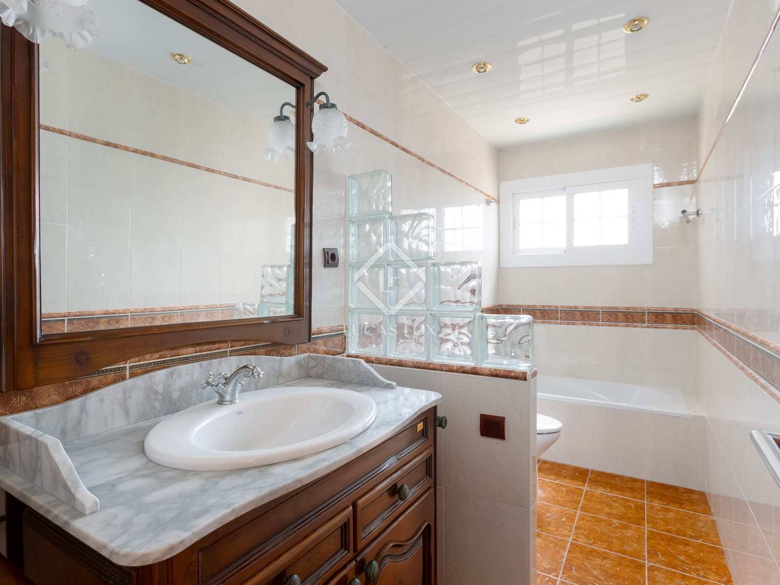 5 soveværelse Villa til salg i Premia de Dalt med swimmingpool garage - € 990.000 (Ref: 8210295)