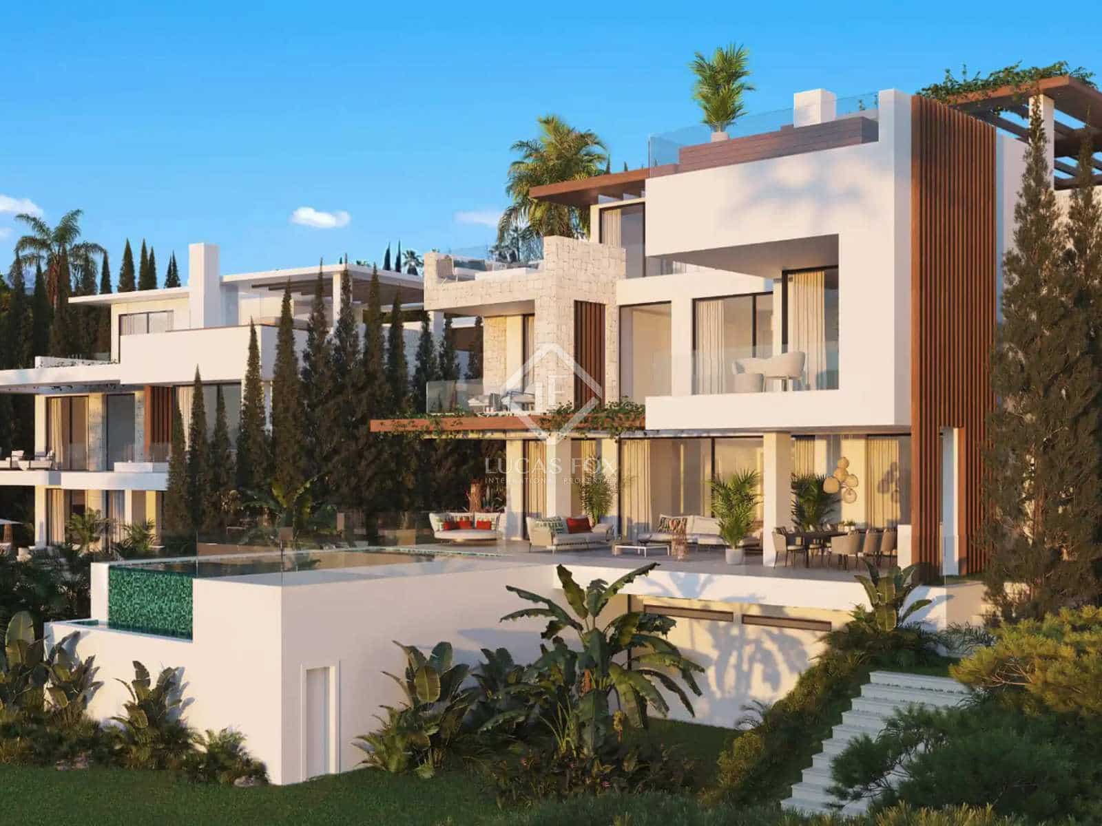 3 bedroom Villa for sale in Estepona with pool - € 2,750,000 (Ref: 8211904)