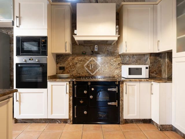 6 soveværelse Villa til salg i Pontevedra by med swimmingpool garage - € 1.250.000 (Ref: 8212578)