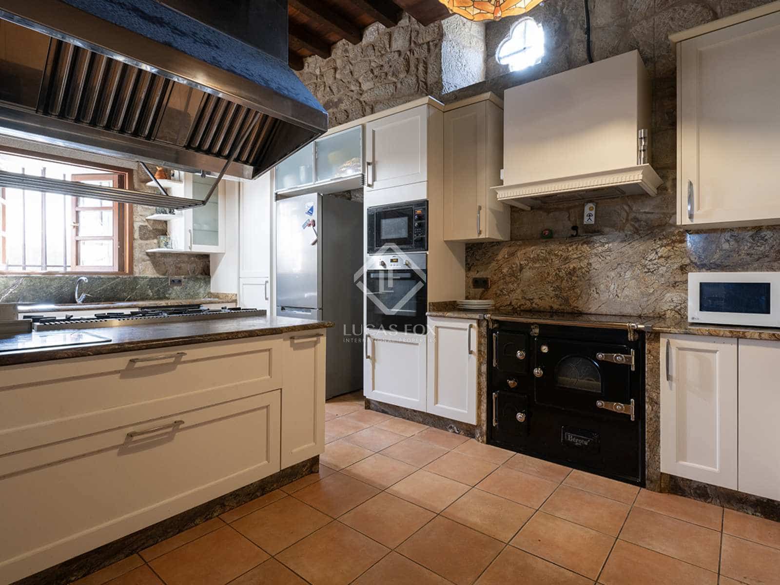 6 soveværelse Villa til salg i Pontevedra by med swimmingpool garage - € 1.250.000 (Ref: 8212578)