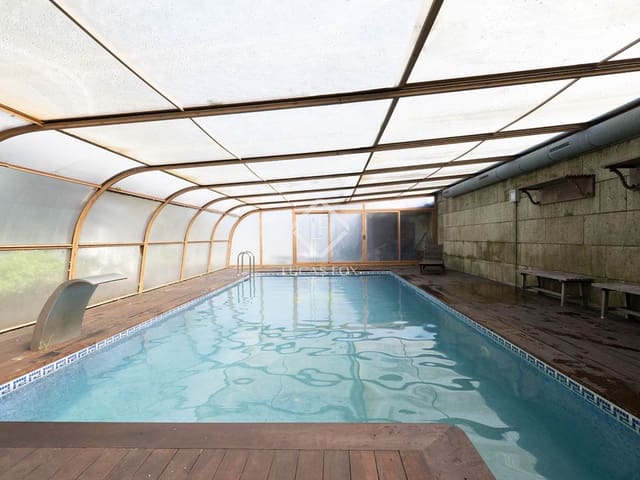 6 bedroom Villa for sale in Pontevedra city with pool garage - € 1,250,000 (Ref: 8212578)