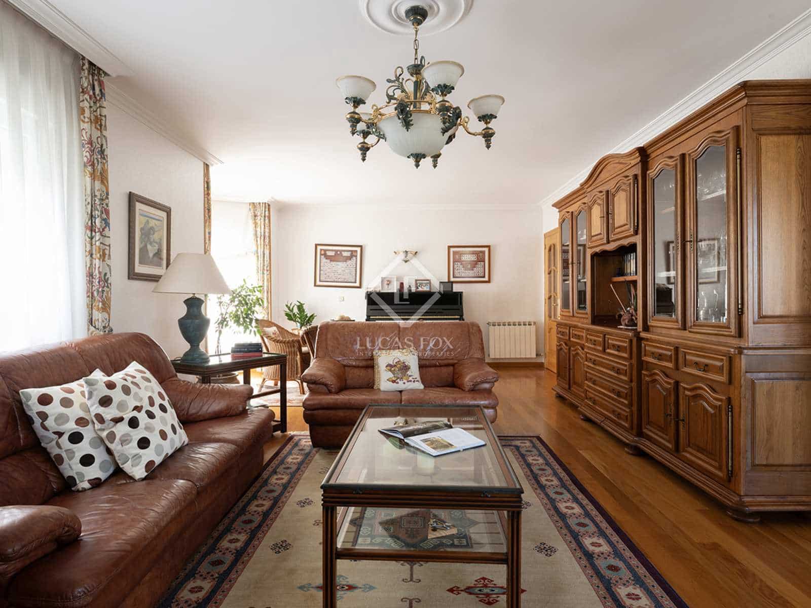 5 soveværelse Villa til salg i Vilagarcia de Arousa med swimmingpool garage - € 880.000 (Ref: 8214711)