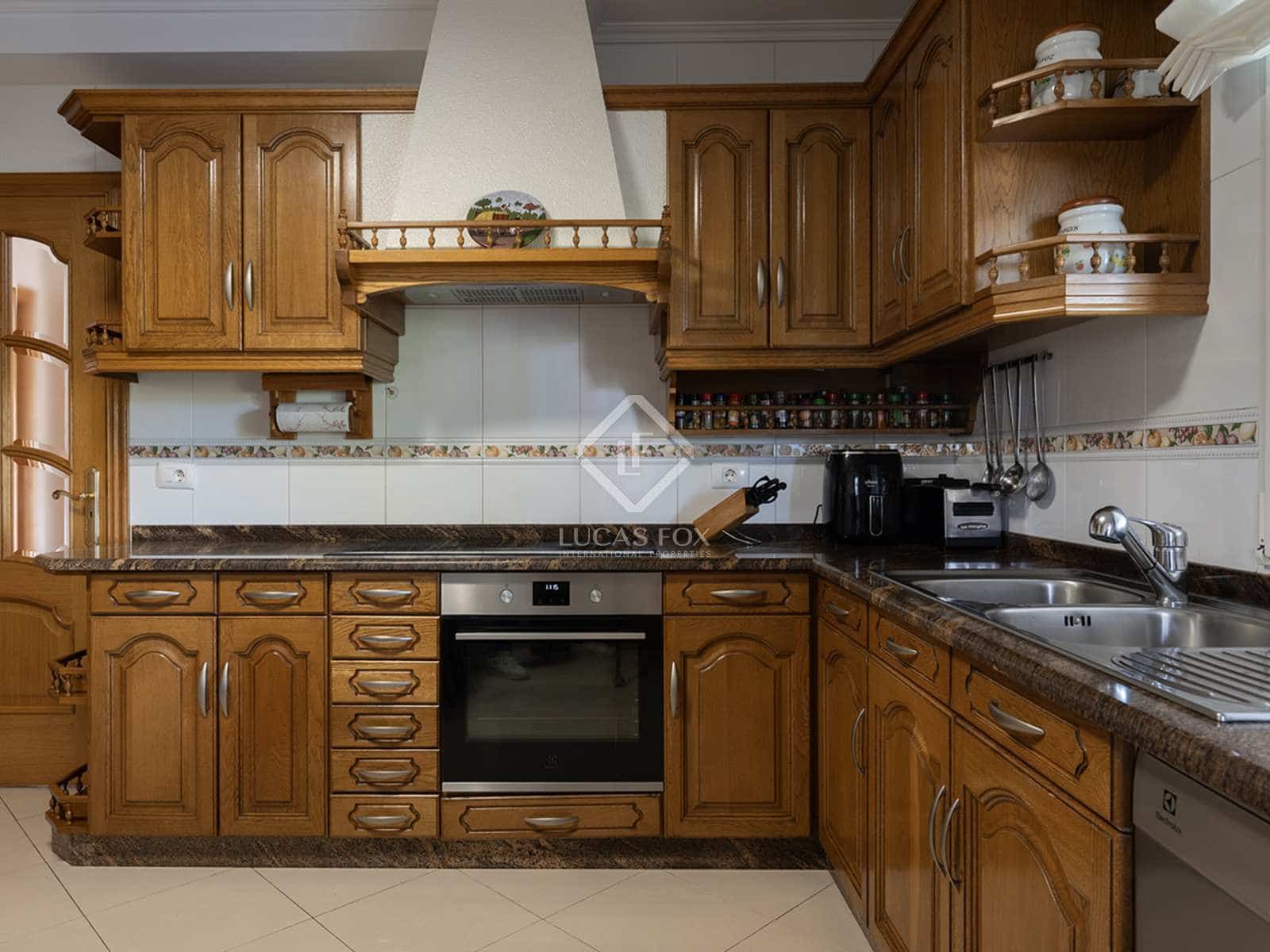 5 soveværelse Villa til salg i Vilagarcia de Arousa med swimmingpool garage - € 880.000 (Ref: 8214711)