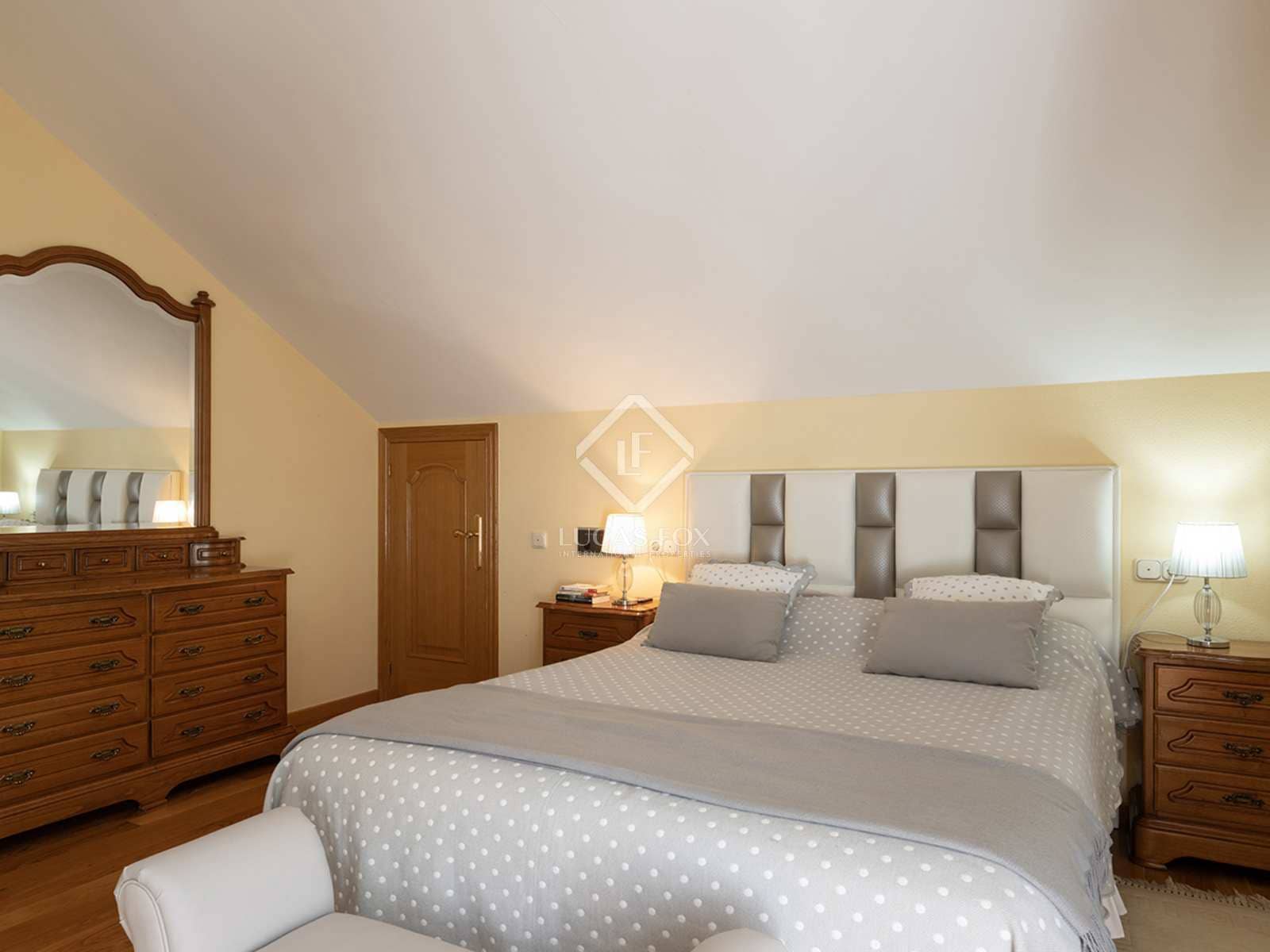 5 soveværelse Villa til salg i Vilagarcia de Arousa med swimmingpool garage - € 880.000 (Ref: 8214711)