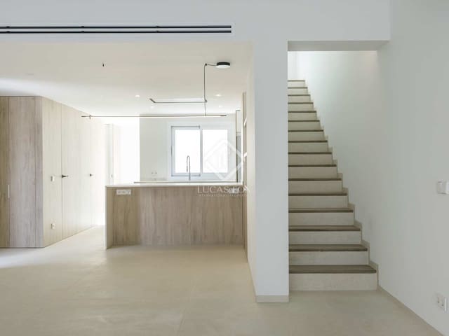 4 bedroom Villa for rent in Burjassot with pool - € 3,800 (Ref: 8220835)