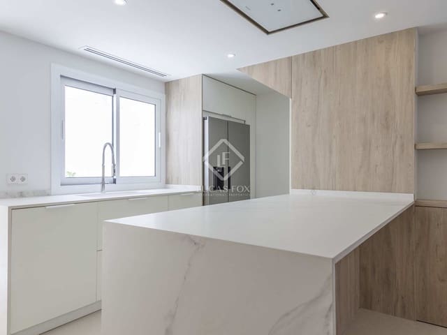 4 bedroom Villa for rent in Burjassot with pool - € 3,800 (Ref: 8220835)