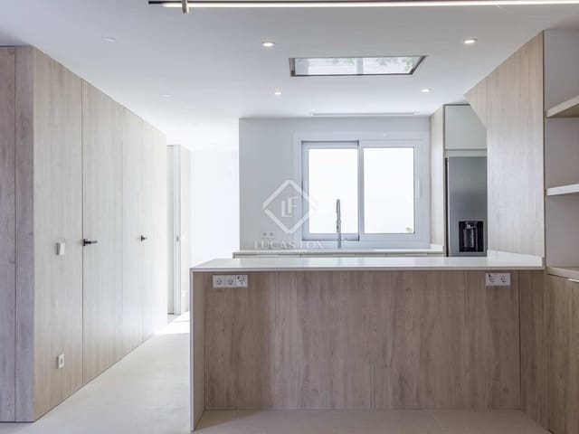 4 bedroom Villa for rent in Burjassot with pool - € 3,800 (Ref: 8220835)