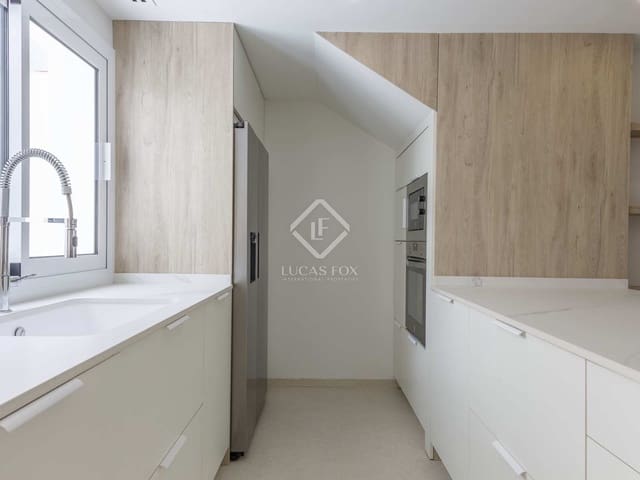 4 bedroom Villa for rent in Burjassot with pool - € 3,800 (Ref: 8220835)