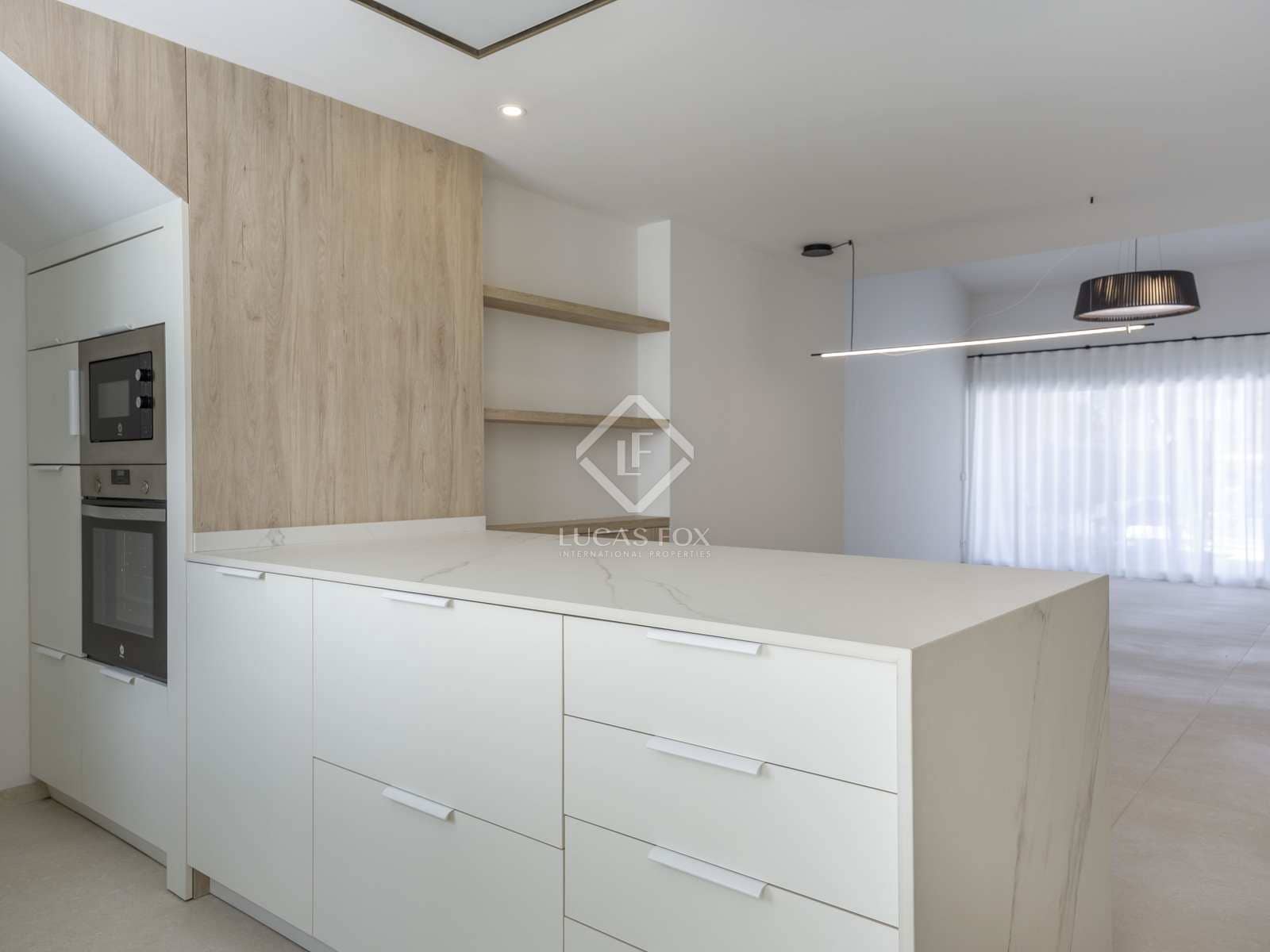 4 bedroom Villa for rent in Burjassot with pool - € 3,800 (Ref: 8220835)