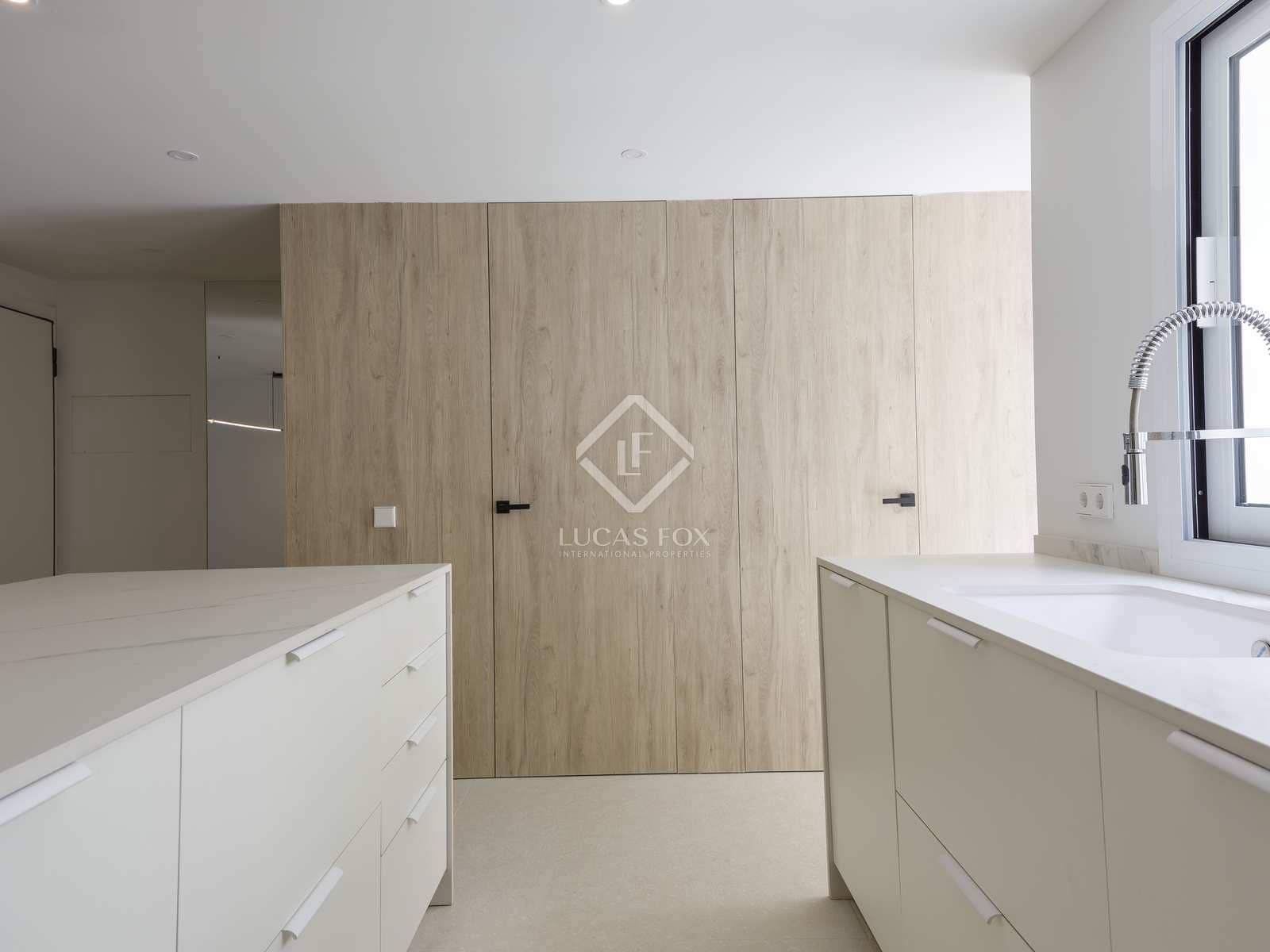 4 bedroom Villa for rent in Burjassot with pool - € 3,800 (Ref: 8220835)