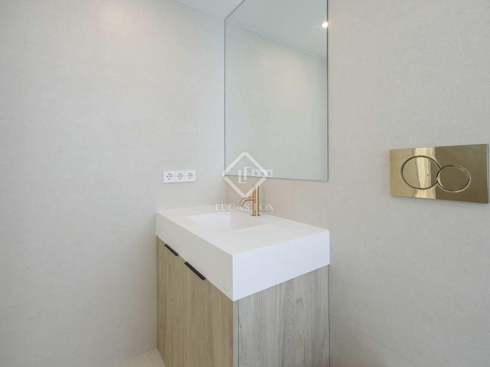 4 bedroom Villa for rent in Burjassot with pool - € 3,800 (Ref: 8220835)