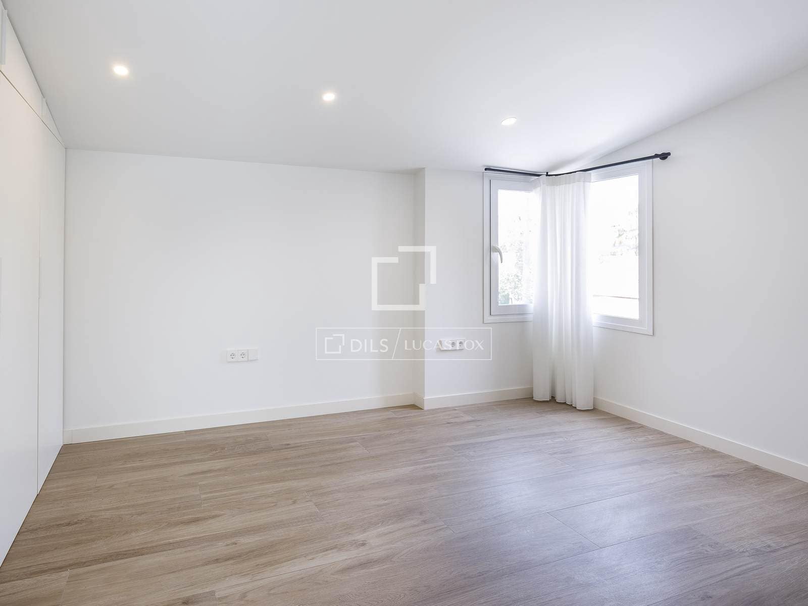 4 bedroom Villa for rent in Burjassot with pool - € 3,800 (Ref: 8220835)