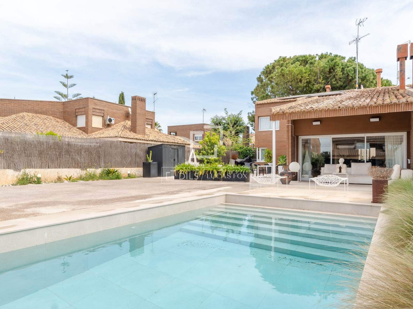 Villa/Maison de 4 chambres à louer à Burjassot avec piscine - 3 800 € (Ref: 8220835)