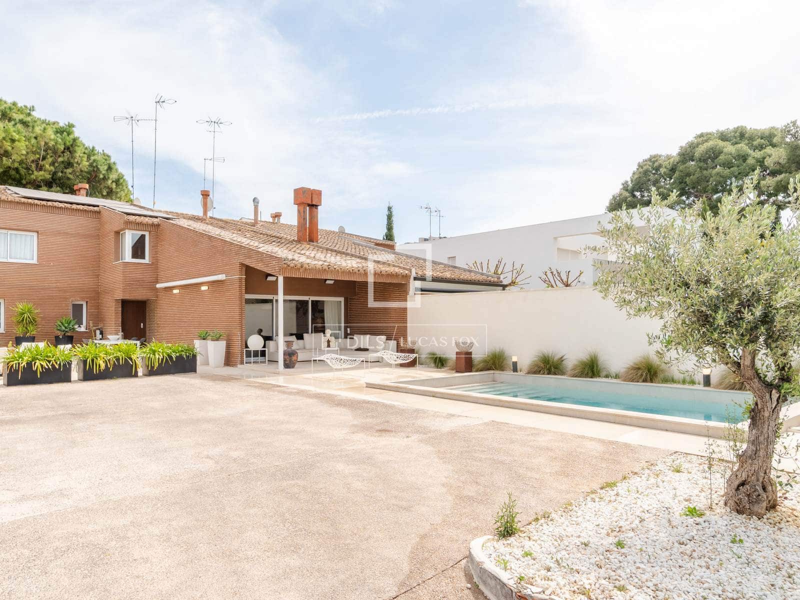 Villa/Maison de 4 chambres à louer à Burjassot avec piscine - 3 800 € (Ref: 8220835)