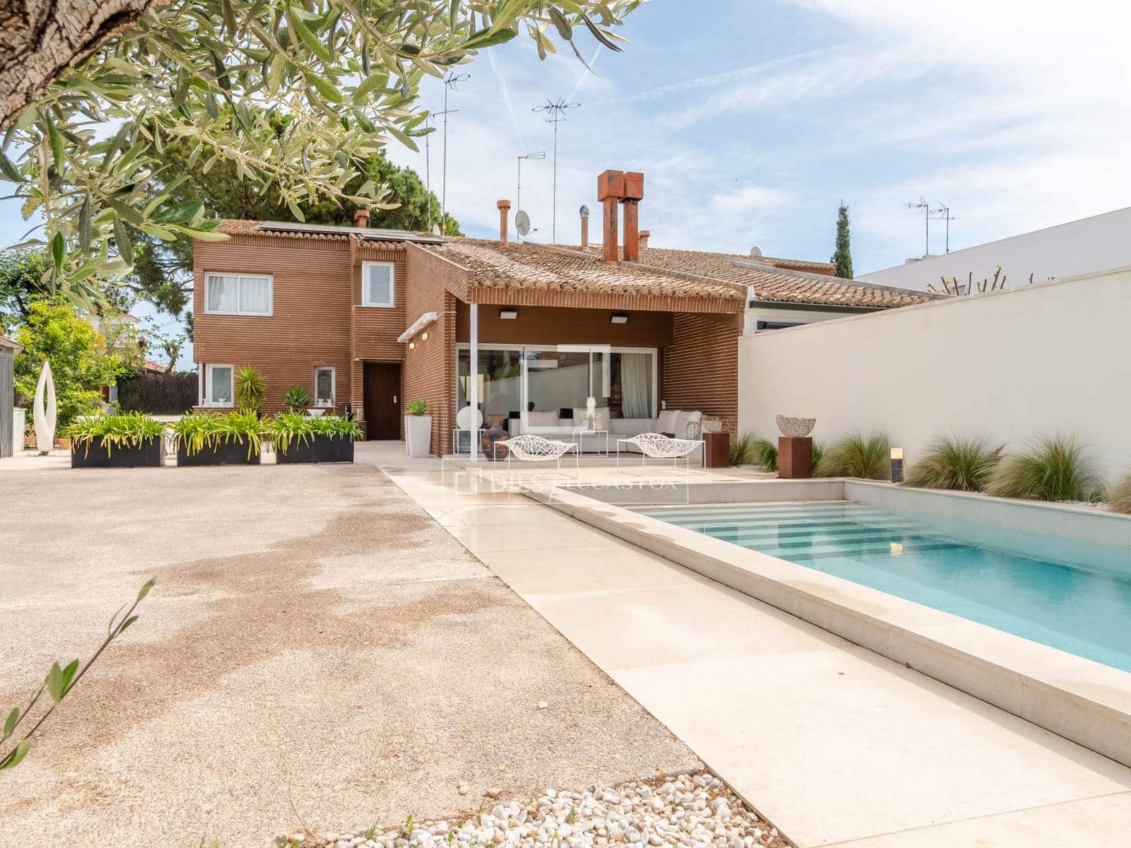 Villa/Maison de 4 chambres à louer à Burjassot avec piscine - 3 800 € (Ref: 8220835)