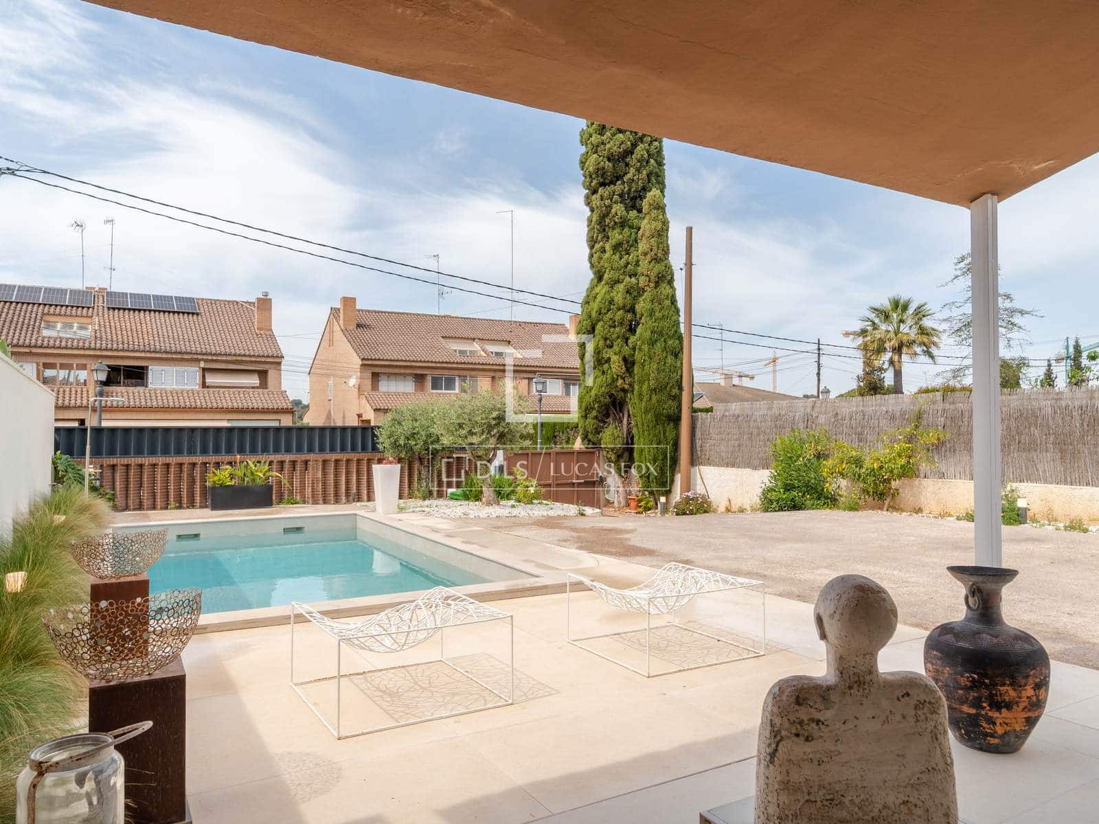 Villa/Maison de 4 chambres à louer à Burjassot avec piscine - 3 800 € (Ref: 8220835)