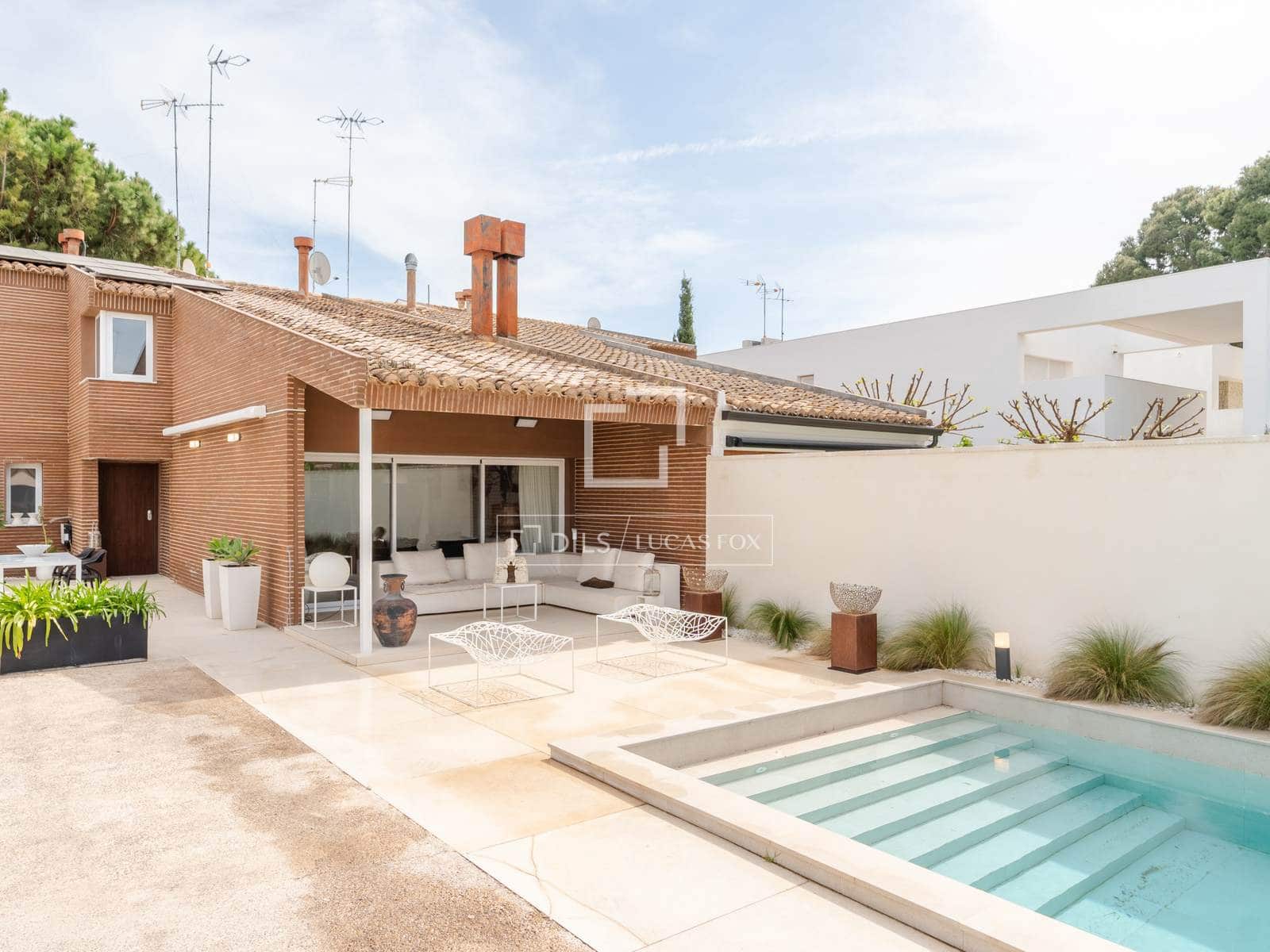 Villa/Maison de 4 chambres à louer à Burjassot avec piscine - 3 800 € (Ref: 8220835)