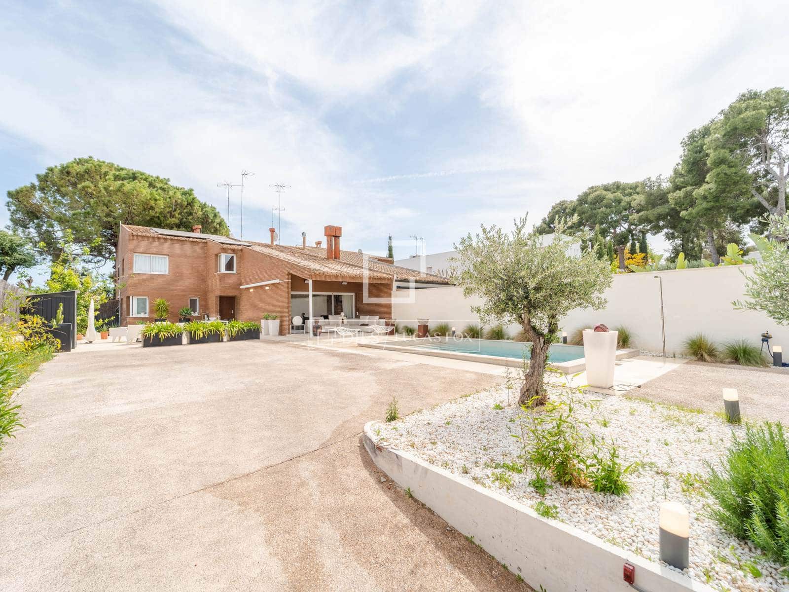 Villa/Maison de 4 chambres à louer à Burjassot avec piscine - 3 800 € (Ref: 8220835)