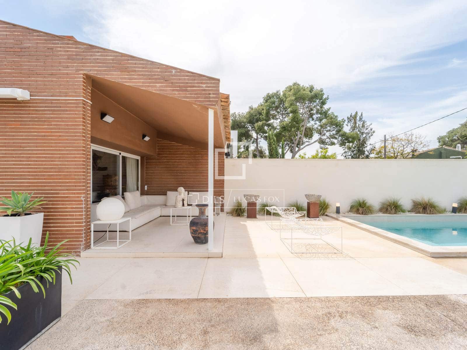Villa/Maison de 4 chambres à louer à Burjassot avec piscine - 3 800 € (Ref: 8220835)