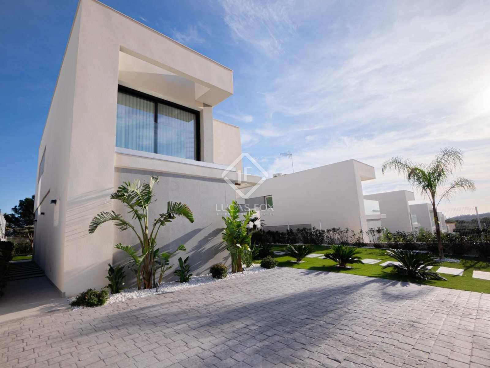 3 bedroom Villa for sale in Finestrat with pool garage - € 840,000 (Ref: 8223274)