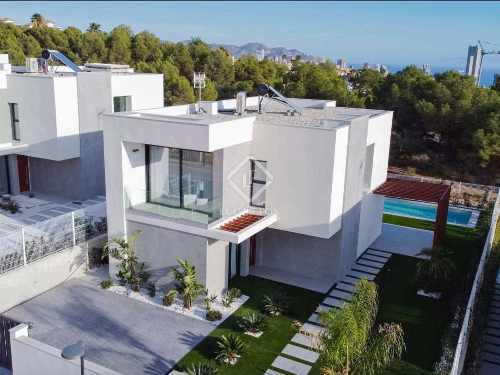 3 bedroom Villa for sale in Finestrat with pool garage - € 840,000 (Ref: 8223274)