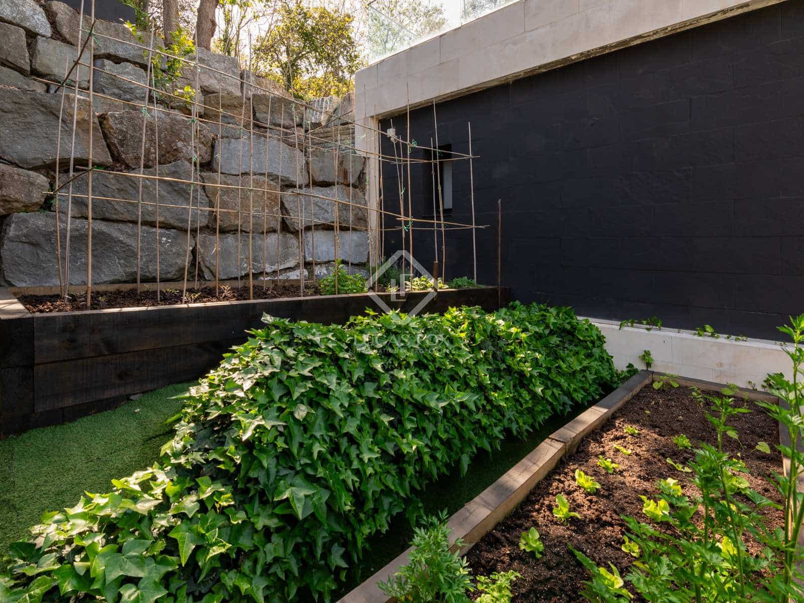 6 bedroom Villa for sale in Sant Cugat del Valles with pool garage - € 2,550,000 (Ref: 8223710)