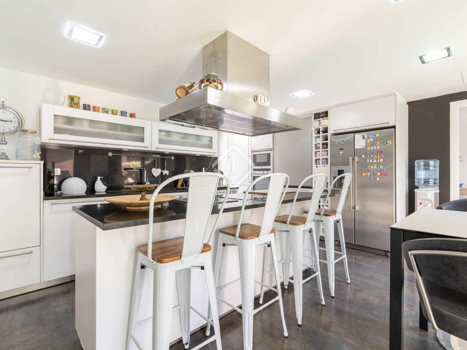 6 bedroom Villa for sale in Sant Cugat del Valles with pool garage - € 2,550,000 (Ref: 8223710)