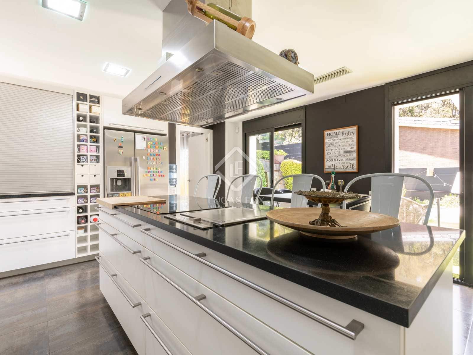 6 bedroom Villa for sale in Sant Cugat del Valles with pool garage - € 2,550,000 (Ref: 8223710)