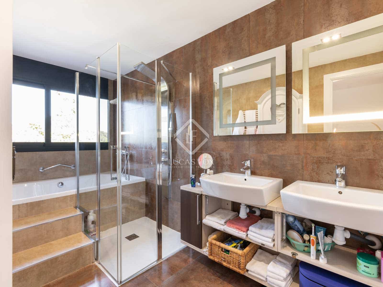 6 bedroom Villa for sale in Sant Cugat del Valles with pool garage - € 2,550,000 (Ref: 8223710)